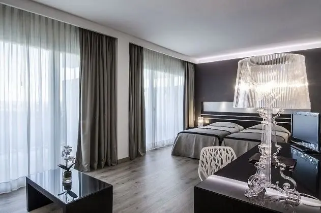 Tek Büyük veya İki Ayrı Yataklı Oda