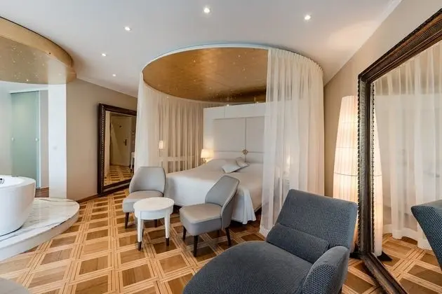 Romantic Süit, 1 En Büyük (King) Boy Yatak, Balkon, Nehir Manzaralı