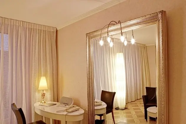 Üç Kişilik Oda, Nehir Manzaralı