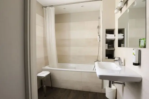 Comfort Tek Büyük Yataklı Oda, Bahçeli