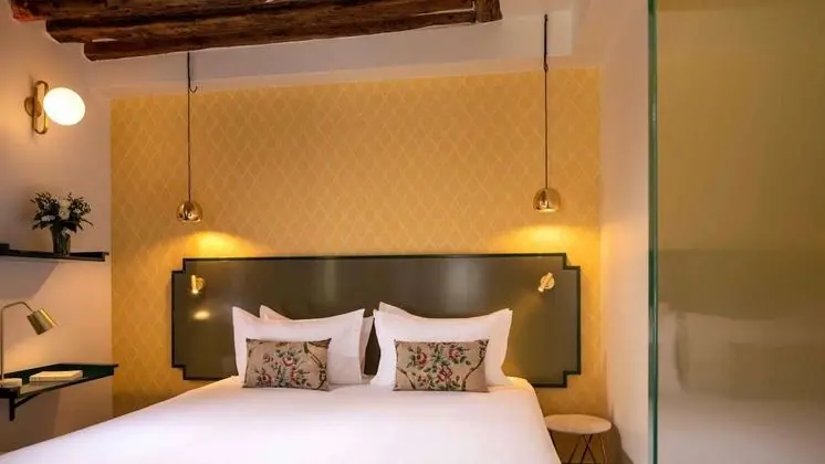 Superior Tek Büyük Yataklı Oda (La Charmante)