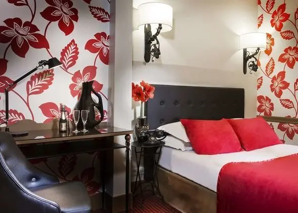 Standard Tek Büyük Yataklı Oda