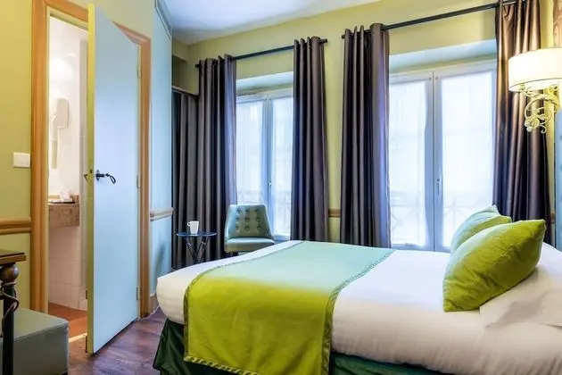 Standard Tek Büyük Yataklı Oda