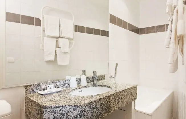 Standard Tek Büyük Yataklı Oda