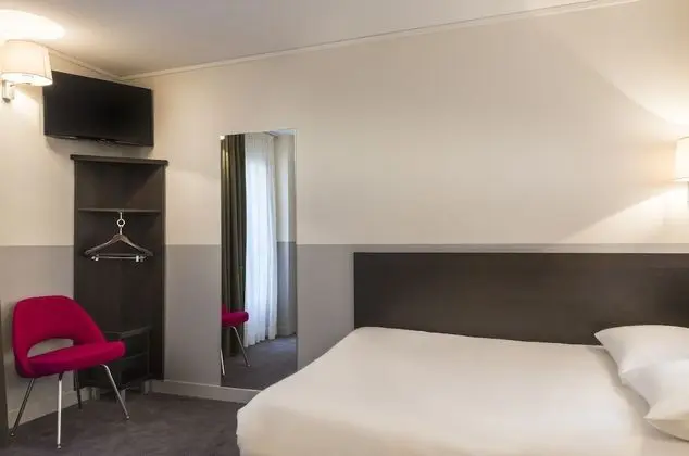 Club Tek Büyük veya İki Ayrı Yataklı Oda