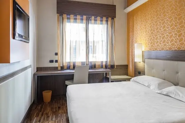 Premium Büyük Yataklı Tek Kişilik Oda