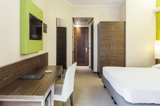 Premium Büyük Yataklı Tek Kişilik Oda