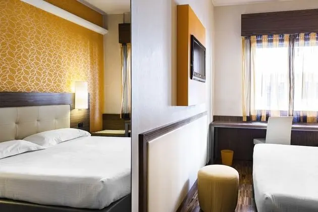 Premium Büyük Yataklı Tek Kişilik Oda