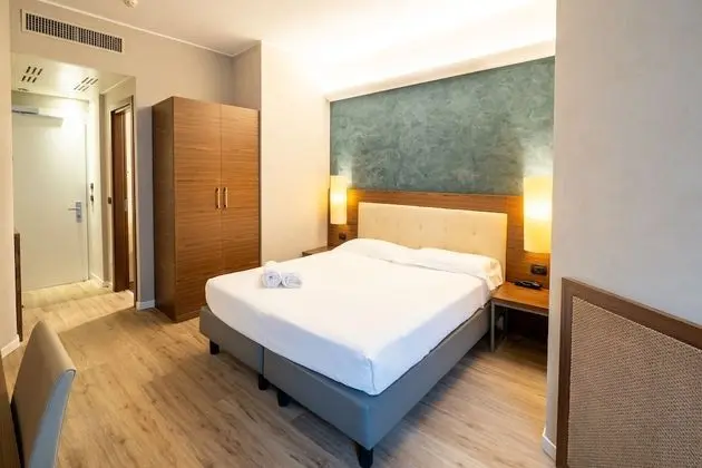 Premium Büyük Yataklı Tek Kişilik Oda