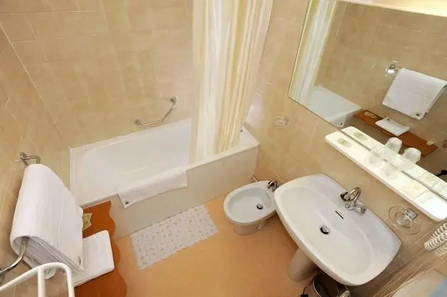 Comfort Tek Büyük Yataklı Oda, 2 Tek Kişilik Yatak