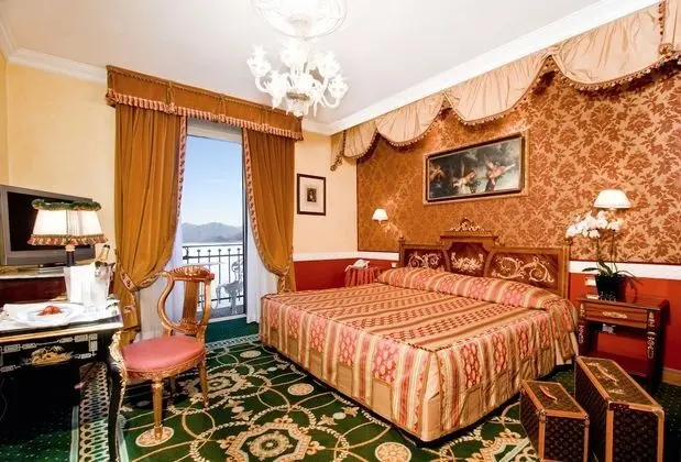 Tek Büyük veya İki Ayrı Yataklı Oda, Özel Banyo, Göl Manzaralı