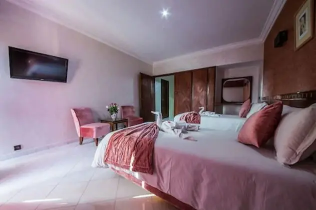 Superior Bungalow, Pool View or Garden View