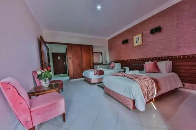 Superior Bungalow, Pool View or Garden View