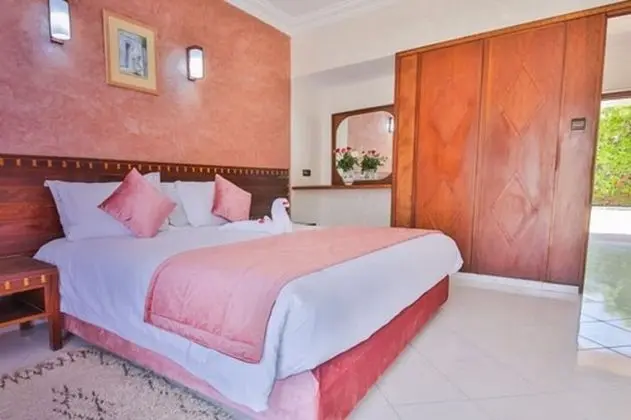 Superior Bungalow, Pool View or Garden View