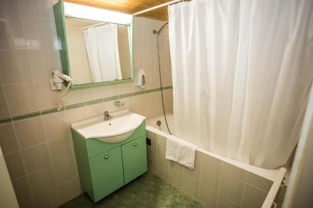 Basic Tek Büyük veya İki Ayrı Yataklı Oda, Dağ Manzaralı