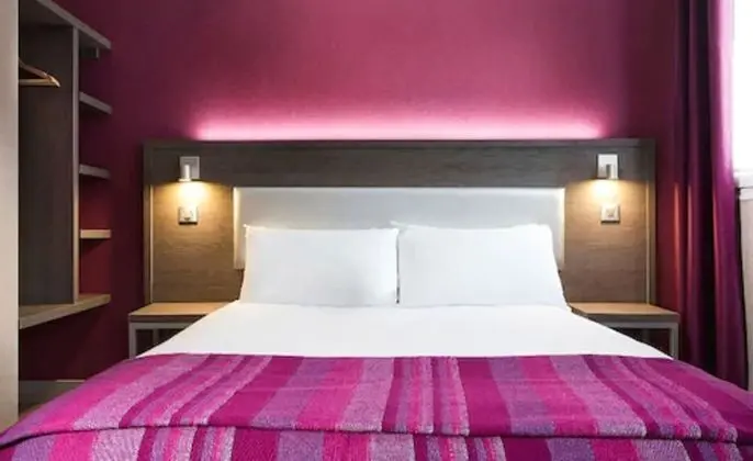 Standard Tek Büyük Yataklı Oda