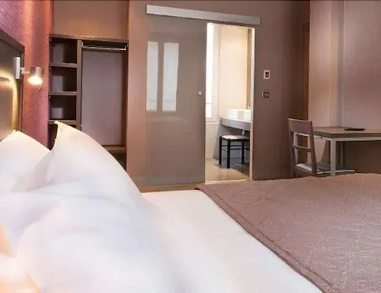 Superior Tek Büyük Yataklı Oda