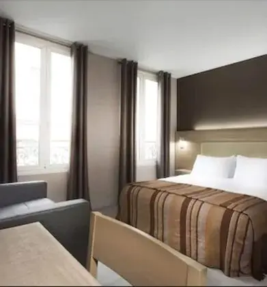 Superior Tek Büyük Yataklı Oda