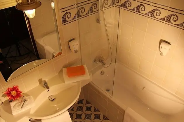 Tek Büyük Yataklı Oda