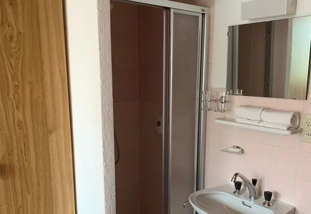 Economy Tek Büyük Yataklı Oda