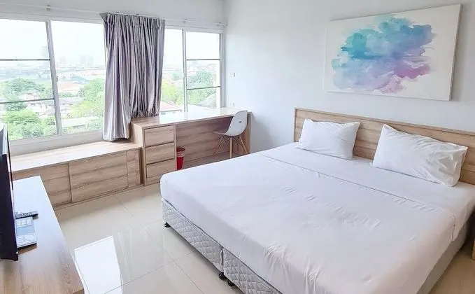 One Bedroom Apartment