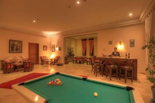 Oda, Birden Çok Yatak Odası, Sigara İçilebilir