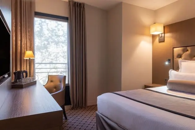 Classic Tek Büyük Yataklı Oda