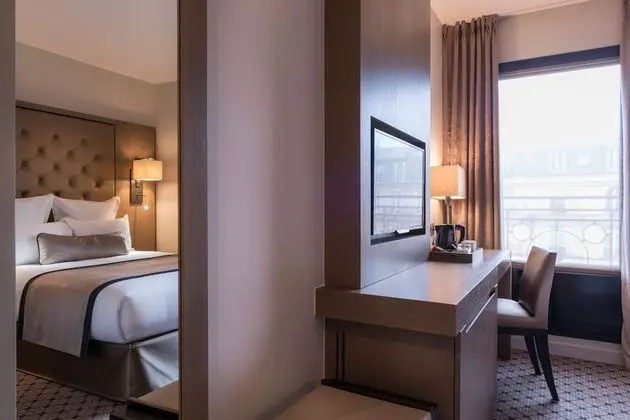 Club Tek Büyük veya İki Ayrı Yataklı Oda