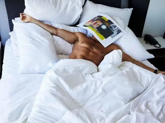 TRIBE Essential courtyard side 2 single beds