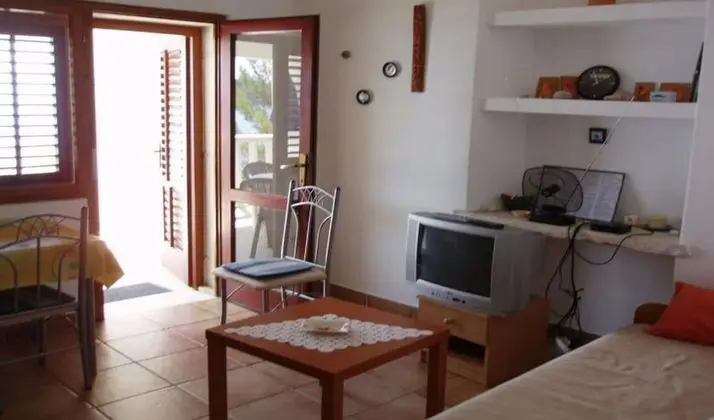 Apart Daire (Desa - 10 m from the beach - A2-Velik)