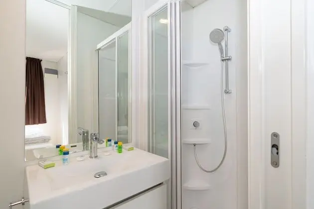 Exclusive Karavan, 3 Yatak Odası, Kısmi Göl Manzaralı (Pet Friendly)
