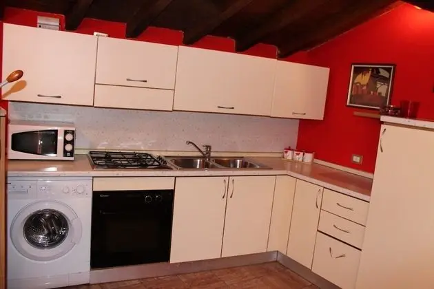 Basic Stüdyo, 1 Büyük (Queen) Boy Yatak, Küçük Mutfak, Kule