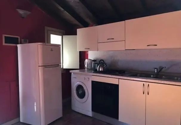 Basic Stüdyo, 1 Büyük (Queen) Boy Yatak, Küçük Mutfak, Kule