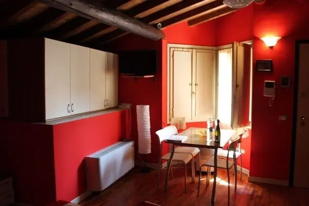 Basic Stüdyo, 1 Büyük (Queen) Boy Yatak, Küçük Mutfak, Kule