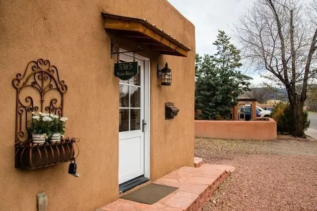 Ev (Desert Breeze - Delightful Railyard A)