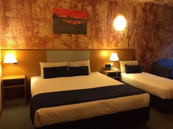 Underground Family Triple Room