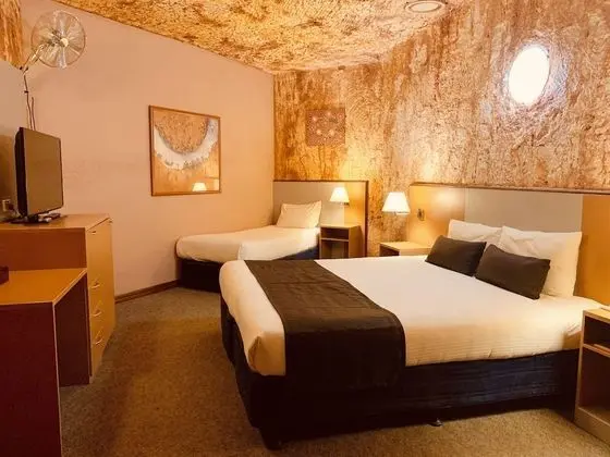 Underground Family Triple Room