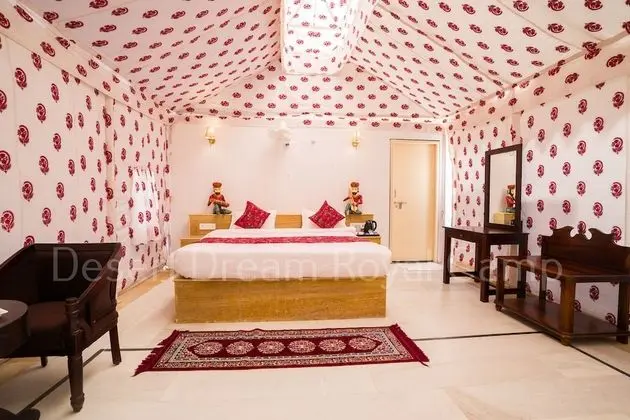 Deluxe Tek Büyük Yataklı Oda, 1 Çift Kişilik Yatak, Sigara İçilmez, Özel Banyo