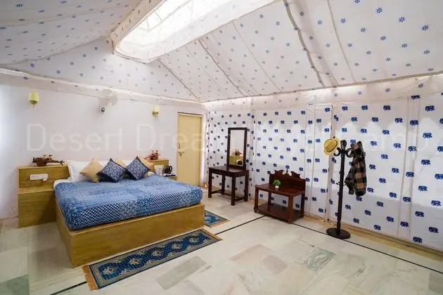 Deluxe Tek Büyük Yataklı Oda, 1 Çift Kişilik Yatak, Sigara İçilmez, Özel Banyo