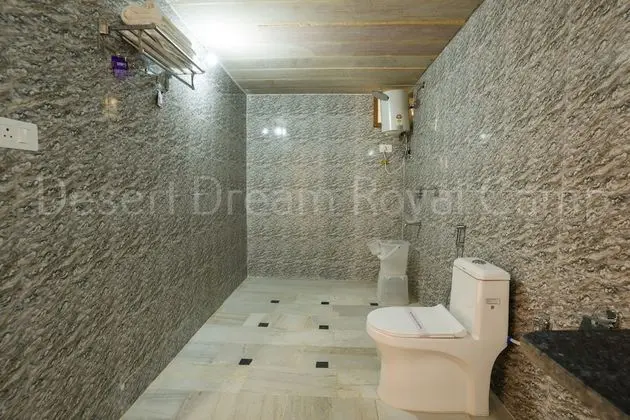 Deluxe Tek Büyük Yataklı Oda, 1 Çift Kişilik Yatak, Sigara İçilmez, Özel Banyo