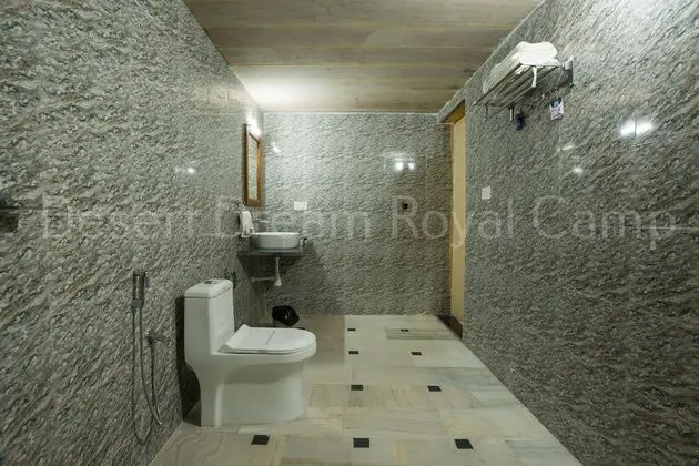 Deluxe Tek Büyük Yataklı Oda, 1 Çift Kişilik Yatak, Sigara İçilmez, Özel Banyo