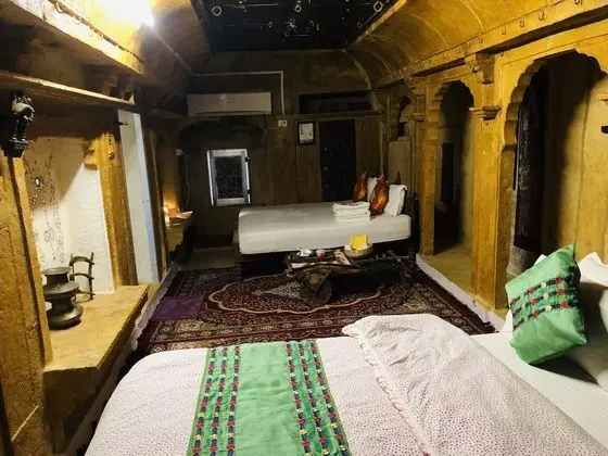 Traditional Tek Büyük Yataklı Oda