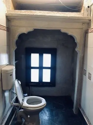 Traditional Tek Büyük Yataklı Oda