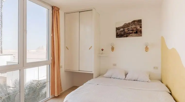 Panoramic Tek Büyük Yataklı Oda (Double room with Pyramids view)