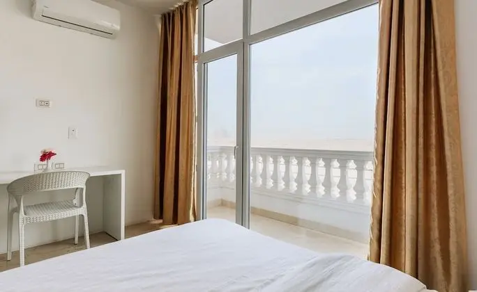 Panoramic Tek Büyük Yataklı Oda (Double room with Pyramids view)