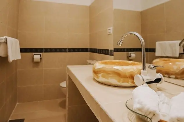 Panoramic Tek Büyük Yataklı Oda (Double room with Pyramids view)