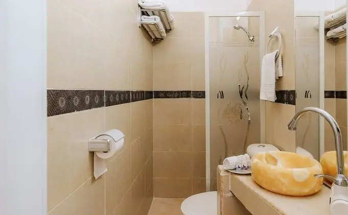 Panoramic Tek Büyük Yataklı Oda (Double room with Pyramids view)