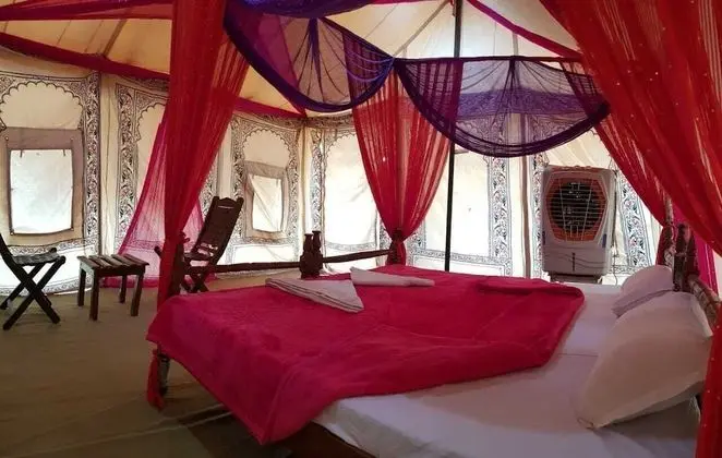 Luxury Tek Büyük Yataklı Oda