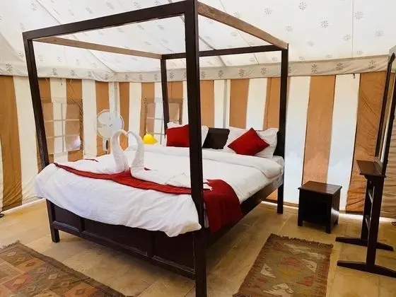 Luxury Tek Büyük Yataklı Oda