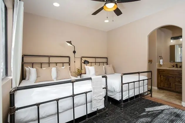 Ev (3 Bedrooms)